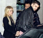 Shakira, Pique spotted holding hands in Spain