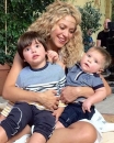 Шакира с сыновьями